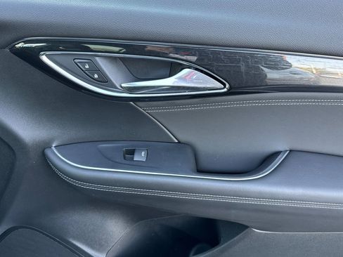 Certified 2025 Buick Envision Preferred image 19