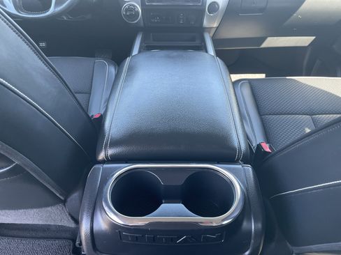 Used 2017 Nissan Titan PRO-4X AWD/4WD image 42