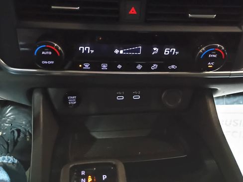 Used 2025 Nissan Rogue SV image 20