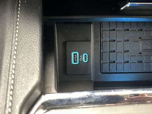 Used 2024 Ford Expedition Max XLT image 27