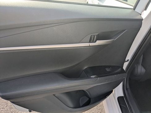 Used 2025 Toyota Camry LE image 27