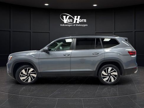 Used 2025 Volkswagen Atlas SE image 6