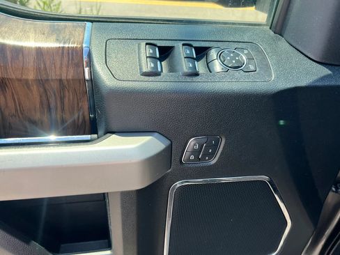 Used 2020 Ford F150 Lariat AWD/4WD image 12