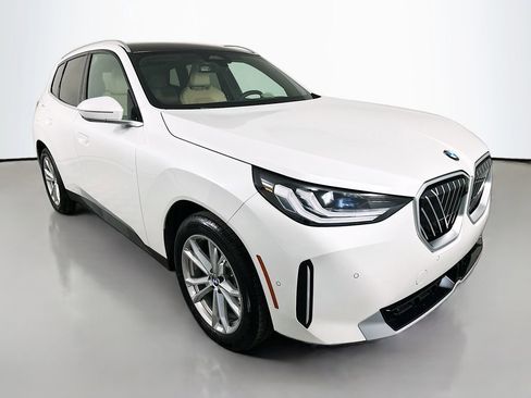 Used 2025 BMW X3 xDrive30 w/ Premium Package AWD/4WD image 3