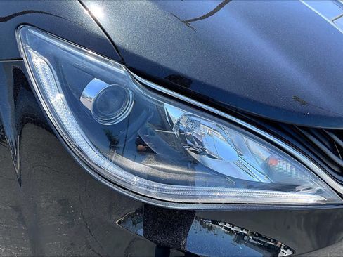 Used 2018 Chrysler Pacifica Limited w/ Advanced Safetytec Group FWD image 26