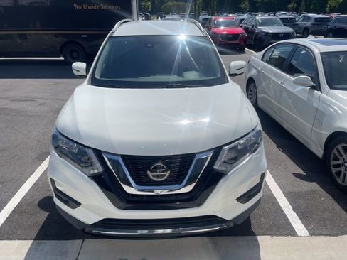 Used 2020 Nissan Rogue SV FWD image 9