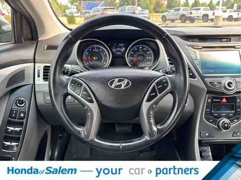 Used 2014 Hyundai Elantra Limited w/ Option Group 03 FWD image 15