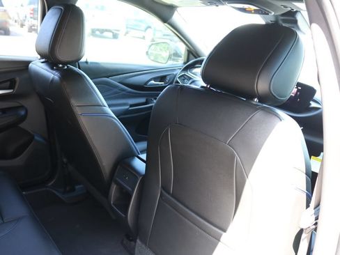 Used 2025 Buick Envista Sport Touring w/ Convenience I Package FWD image 18