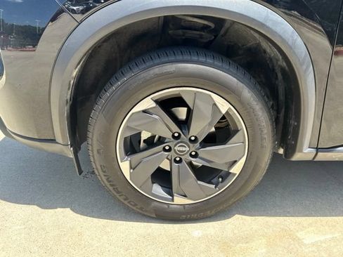 Used 2024 Nissan Rogue SV AWD/4WD image 7