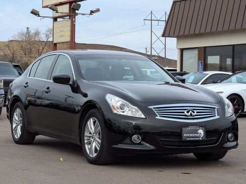 Used 2015 INFINITI Q40 Base AWD 4dr Sedan w/ Moonroof Package image 5