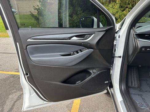 Used 2024 Buick Enclave Premium image 25