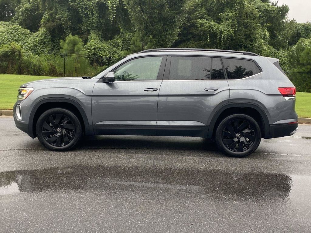 Used 2024 Volkswagen Atlas SE FWD image 9