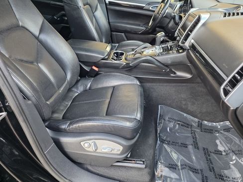 Used 2012 Porsche Cayenne S image 40