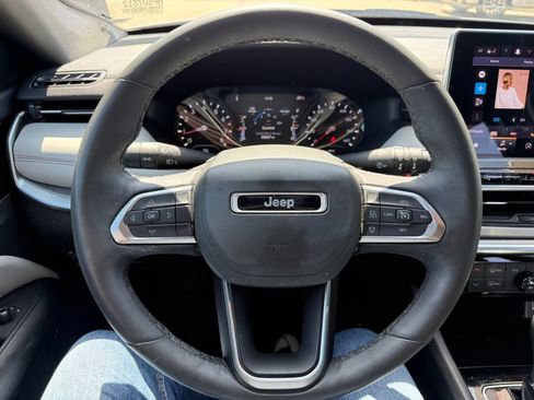 Used 2025 Jeep Compass Limited AWD/4WD image 12