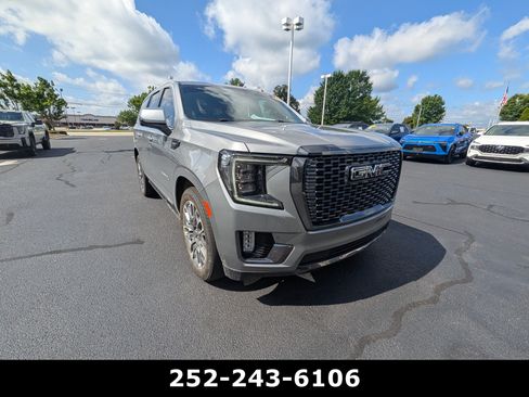 Used 2024 GMC Yukon Denali Ultimate AWD/4WD image 3
