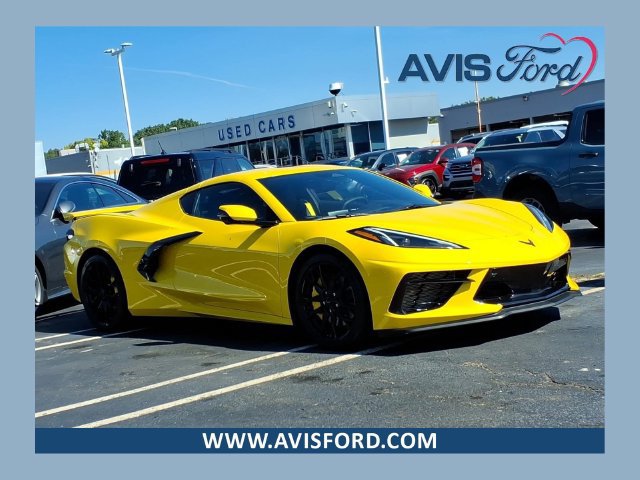 Used 2025 Chevrolet Corvette Stingray Preferred Cpe w/ Z51 Performance Package RWD image 1