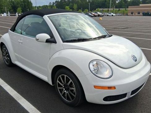 Used 2009 Volkswagen Beetle S FWD image 1
