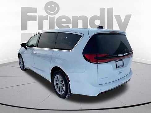 New 2026 Chrysler Pacifica Select AWD/4WD image 7