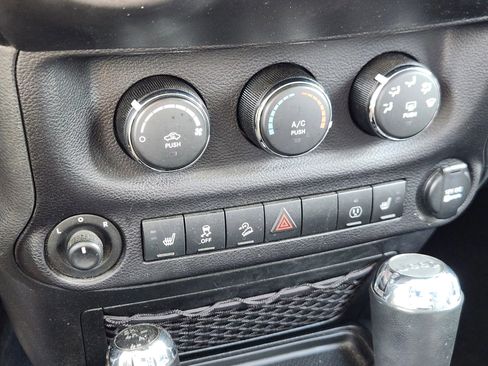 Used 2017 Jeep Wrangler Unlimited Sahara w/ Max Tow Package image 29