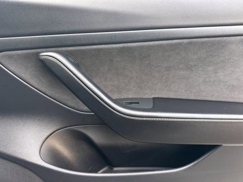 Used 2021 Tesla Model 3 Standard Range Plus image 19