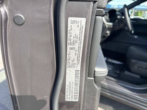 Used 2024 Jeep Grand Cherokee Laredo w/ Luxury Tech Group I AWD/4WD image 20