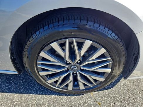 Used 2024 Nissan Altima 2.5 SV image 10