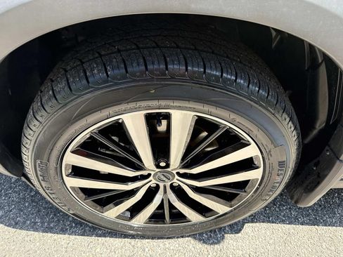 Used 2024 Nissan Pathfinder Platinum AWD/4WD image 11