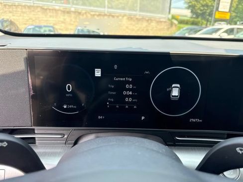 Used 2024 Hyundai Kona Limited AWD/4WD image 8