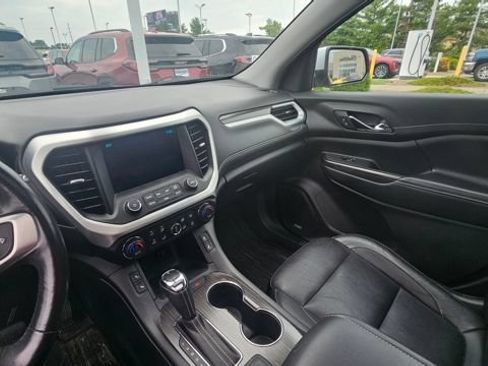 Certified 2019 GMC Acadia SLT FWD image 2