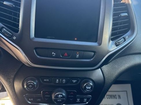 Used 2021 Jeep Cherokee Trailhawk w/ Trailer Tow Group image 23