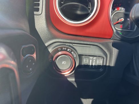 Used 2021 Jeep Wrangler Unlimited Rubicon image 23