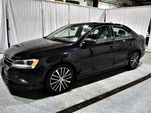 Used 2016 Volkswagen Jetta Sport FWD image 27
