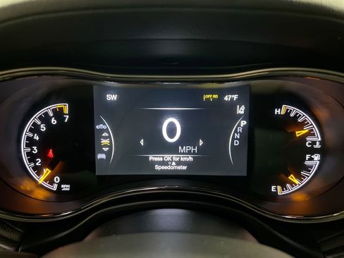 Used 2021 Jeep Grand Cherokee High Altitude AWD/4WD image 12