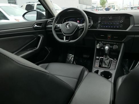 Used 2021 Volkswagen Jetta SEL FWD image 25