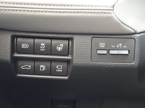 Used 2022 Toyota Avalon Limited w/ Advanced Safety Package image 24