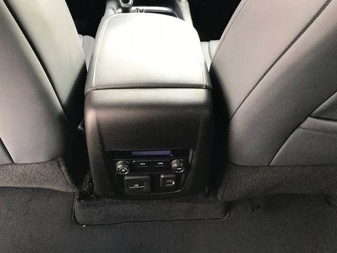 Used 2021 Buick Enclave Essence w/ Sound and Sites Package image 16