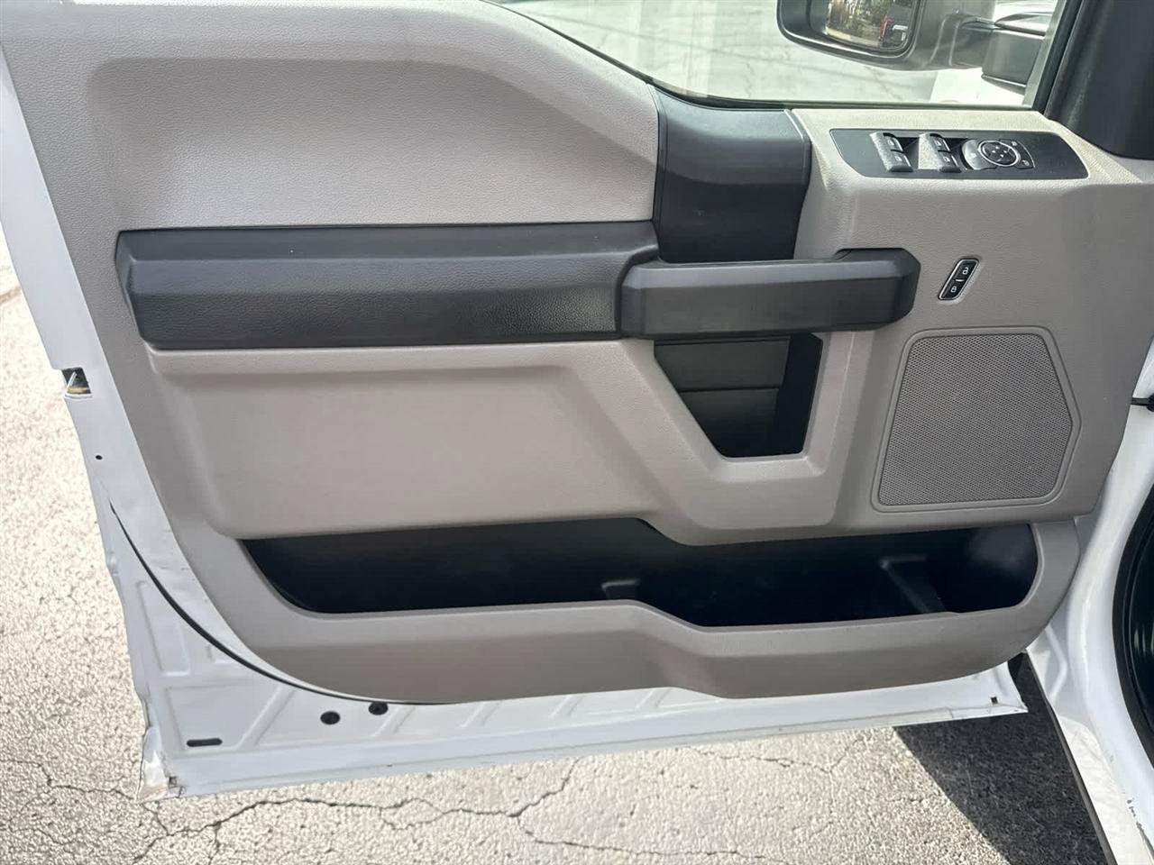 Used 2019 Ford F550 2WD Crew Cab Super Duty w/ Power Equipment Group image 18