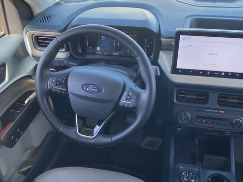 Used 2025 Ford Maverick Lariat AWD/4WD image 12