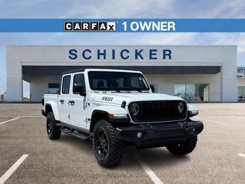 Used 2024 Jeep Gladiator Sport AWD/4WD image 1