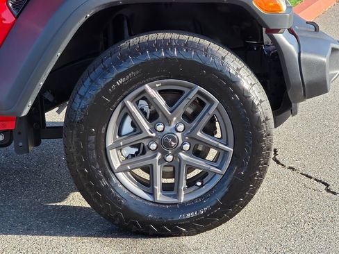Used 2025 Jeep Wrangler Unlimited Sport AWD/4WD image 8