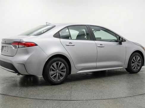 Used 2025 Toyota Corolla LE image 9