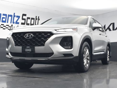 Used 2019 Hyundai Santa Fe SE FWD image 17