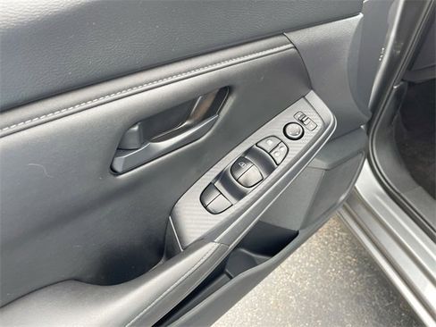 Used 2024 Nissan Sentra S image 21