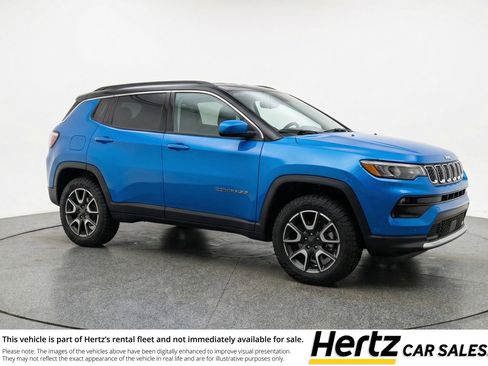 Used 2025 Jeep Compass Trailhawk image 1