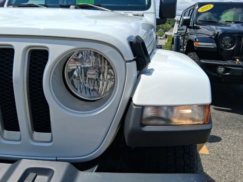 Used 2022 Jeep Wrangler Unlimited Sahara w/ Dual Top Group AWD/4WD image 5