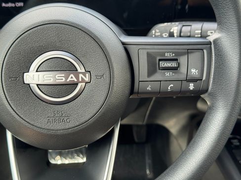 Used 2025 Nissan Kicks SV w/ SV Premium Package FWD image 20