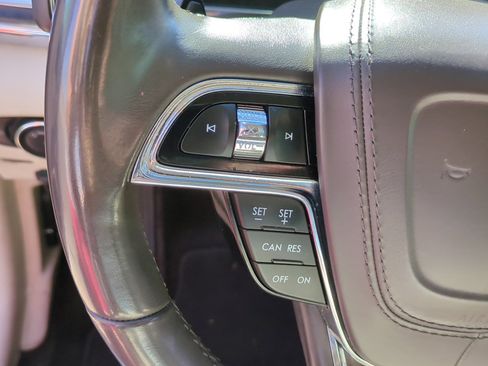 Used 2017 Lincoln Continental Reserve AWD/4WD image 17