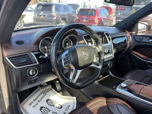 Used 2015 Mercedes-Benz GL 63 AMG 4MATIC image 12