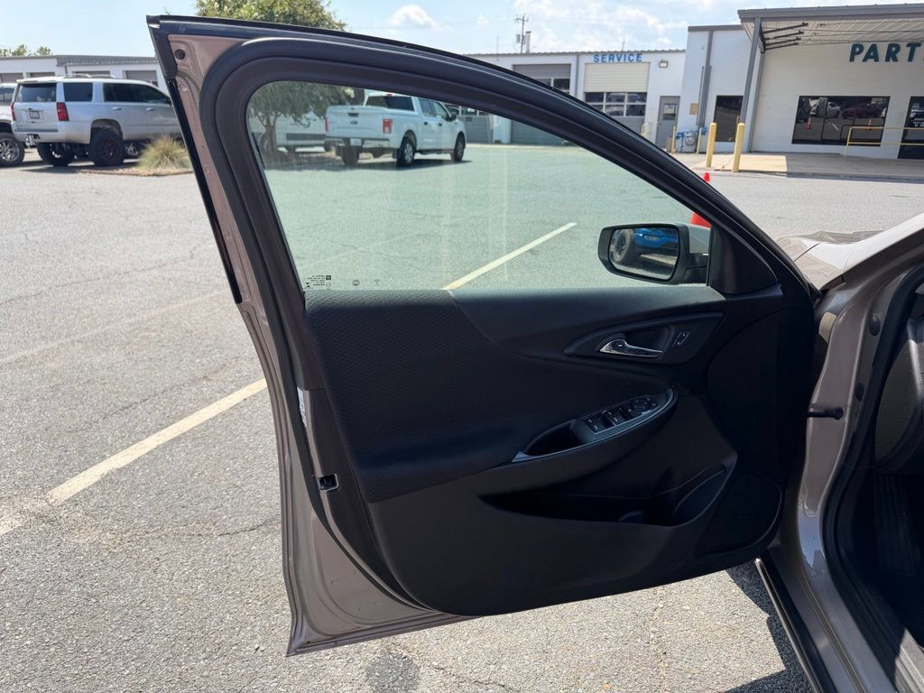 Used 2023 Chevrolet Malibu LT FWD image 12
