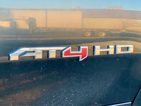 Used 2022 GMC Sierra 3500 AT4 w/ AT4 Premium Plus Package image 23